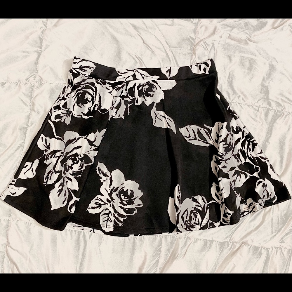 Black & White Floral Skirt | Wet Seal